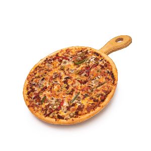 خمیر پیتزا ایتالیایی، گوشت چرخ کرده مزه دار شده، لوبیا چیتی پخته شده، قارچ اسلایس شده، زیتون سبز و سیاه حلقه ای، فلفل دلمه ای، سس سالسا، پنیر طعم دار، خمیر مخصوص سین